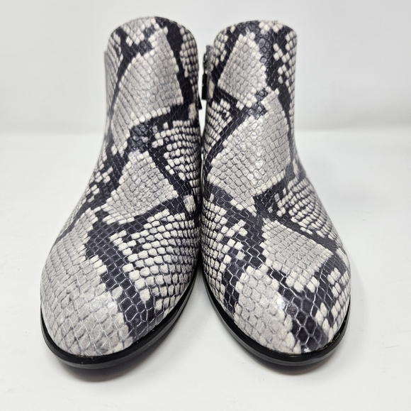 Munro Womens Cate Ankle Chelsea Boots Sz 8.5M Snake Embossed Leather Black-Gray - Picture 2 of 11